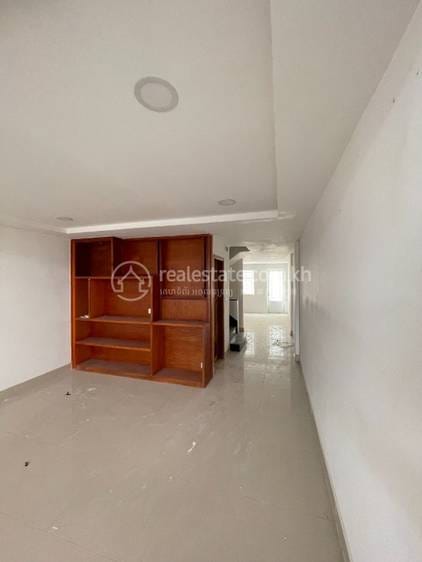 Prey Sa Flat House For Sale in Prey Sa