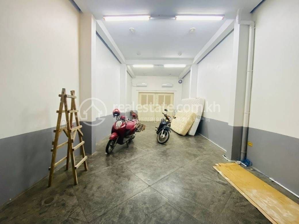 Apartment For Rent in Daun Penh $5,500