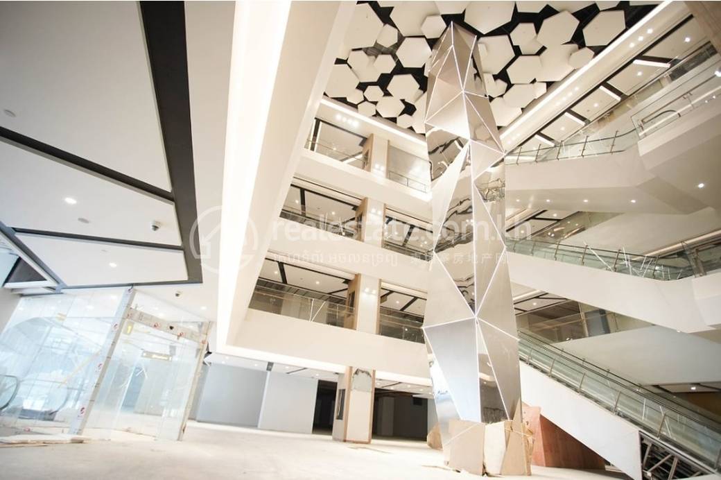 The Peak 豪华公寓 | Tonle Bassac零售店出售，位于Tonle Bassac