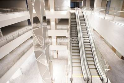 The Peak 豪华公寓 | 1-3卧室零售店出售，价格$208,000