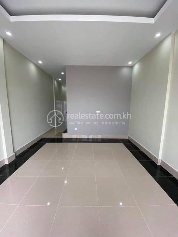 Por Sen Chey联排住宅出售，价格$89,000