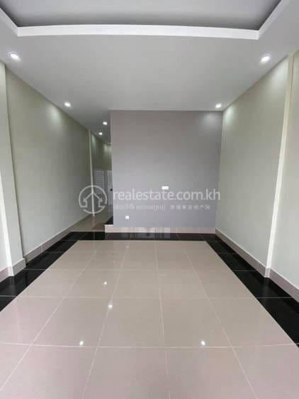 Por Sen Chey联排住宅出售，价格$89,000