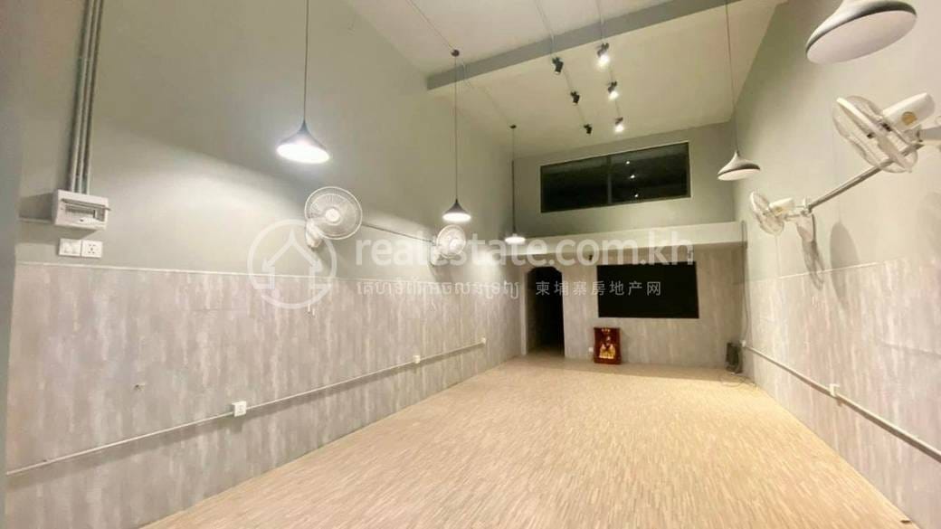 Maison mitoyenne À louer à Boeng Keng Kang $1,200