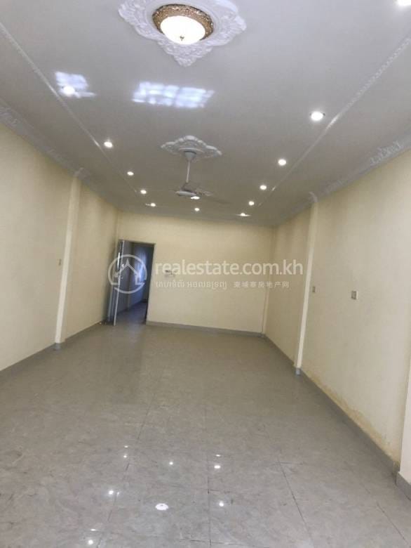 House and lot សំរាប់លក់ ទំហំផ្ទះ 76 ម៉ែត្រការ៉េ នៅToul Kork