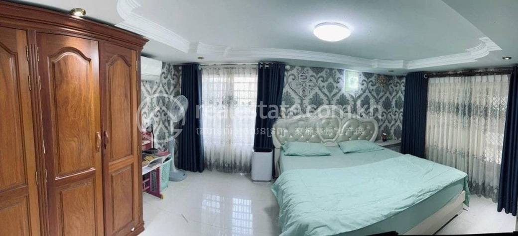 Por Sen CheyHouse and lot出售，价格$118,333