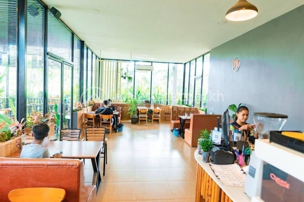 Triel CommercialShophouse For Sale in Triel