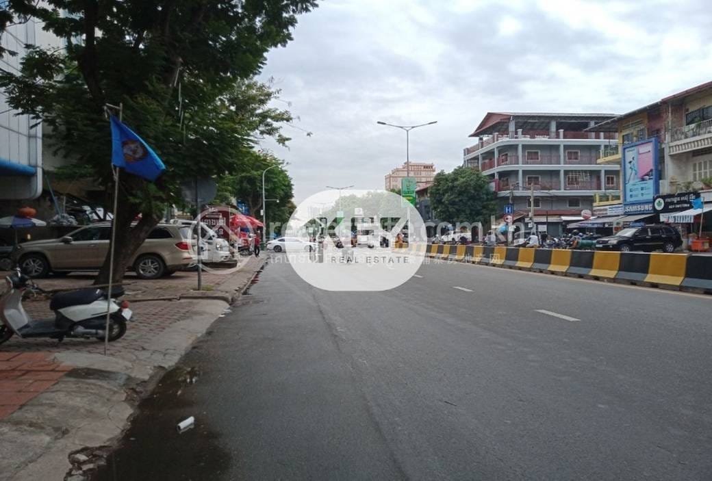 Toul Kork Flat House Na prodej in Toul Kork