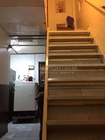 Daun Penh House and lot สำหรับขาย ใน Wat Phnom Daun Penh $249,000