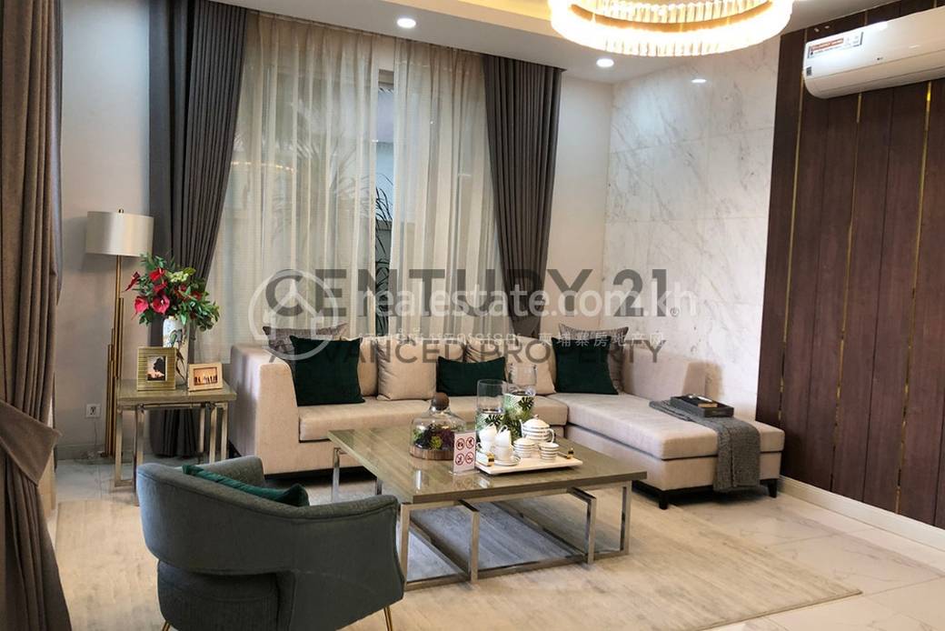 Chroy Changvar双子别墅出售，价格$270,000