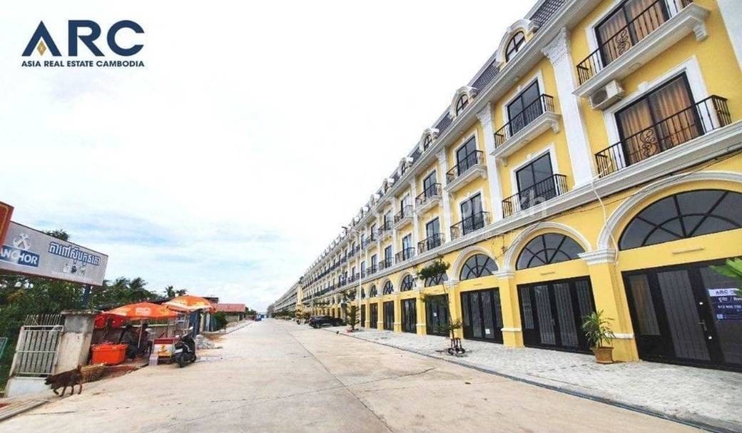 Shophouse For Rent in Chroy Changvar $600