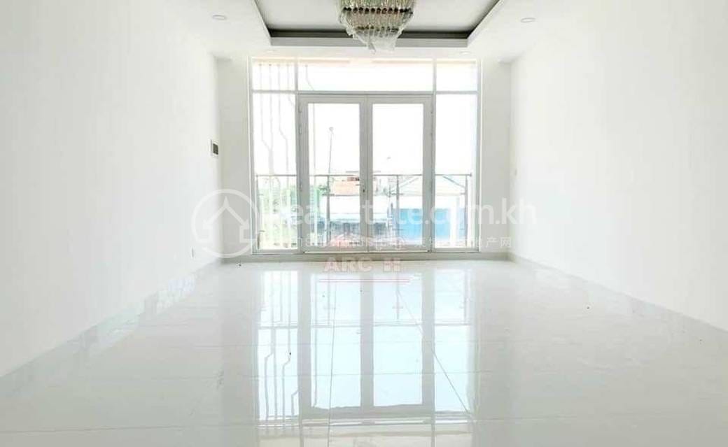 4卧室店屋出售，价格$230,000