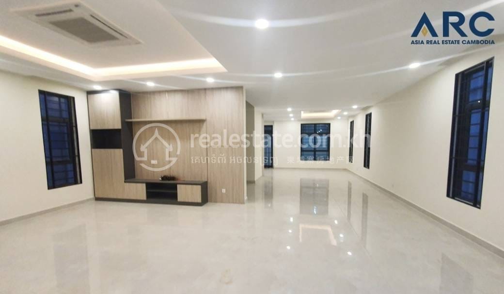 Villa For Sale in Russey Keo $545,000