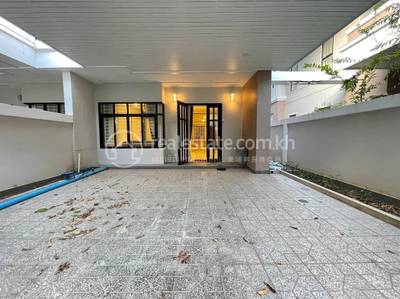 residential Villa1 for rent2 ក្នុង Chak Angrae Leu3 ID 2235604