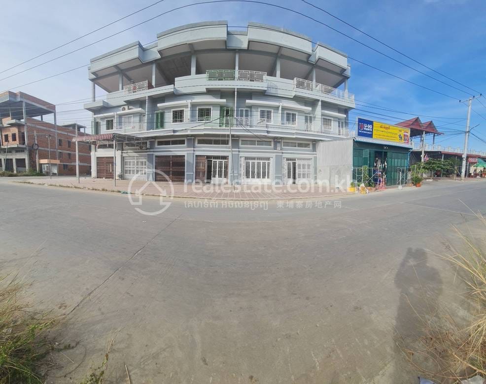 ตึกแถว สำหรับขาย พร้อมที่จอดรถ 1 คัน