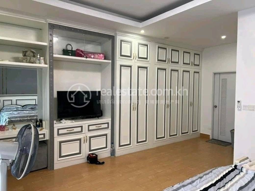 Chroy Changvar联排住宅出售，价格$140,000