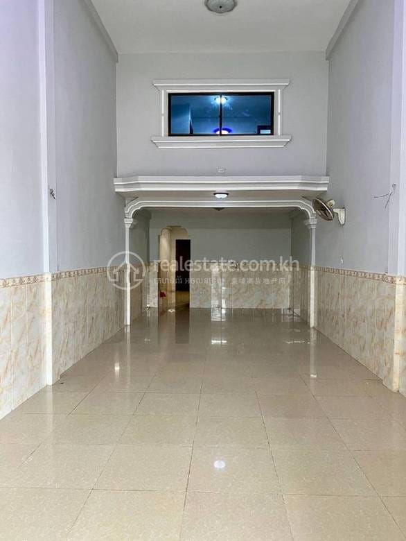 65 sqm Living Size House and lot Na prodej in Poipet