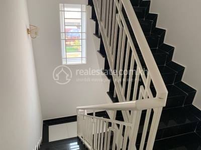 5 Bedrooms House and lot For Sale for $74,000