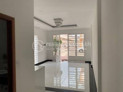 House and lot For Sale in Chroy Changvar $74,000