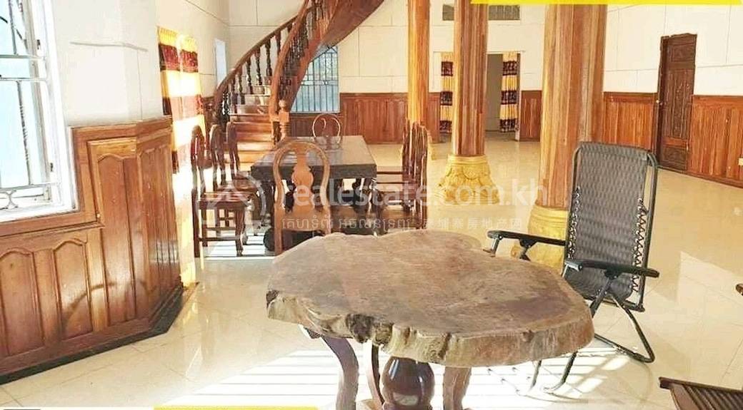 ឃ្លាំង សំរាប់លក់ នៅSangkae តម្លៃ $580,000