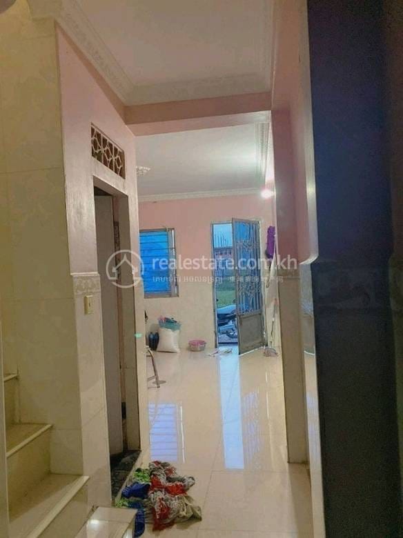 Por Sen CheyHouse and lot出售，价格$58,000
