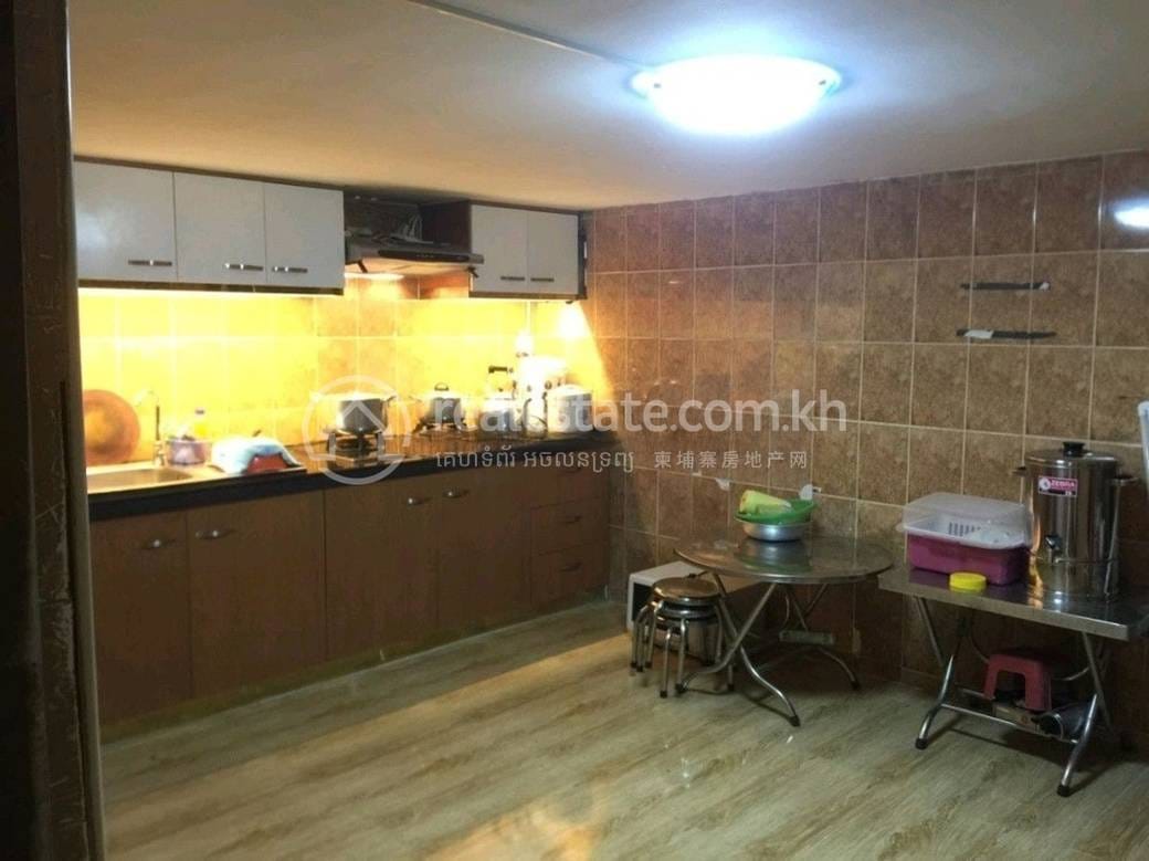 Daun Penh店屋出售，价格$750,000