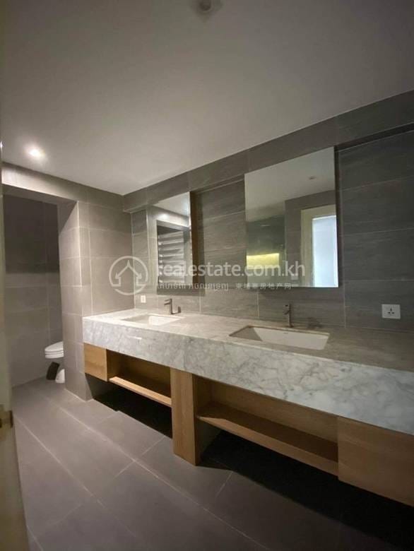 Toul Kork CommercialShophouse Na sprzedaż w Tuek L'ak 3 Toul Kork $450,000