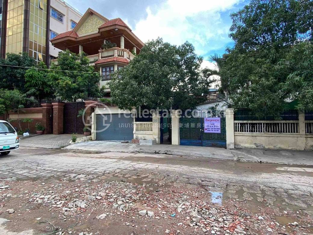House and lot សំរាប់ជួល មានកន្លែងចតរថយន្ត 2