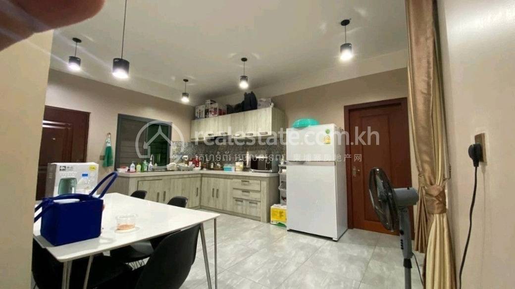 Por Sen CheyHouse and lot出售，价格$330,000