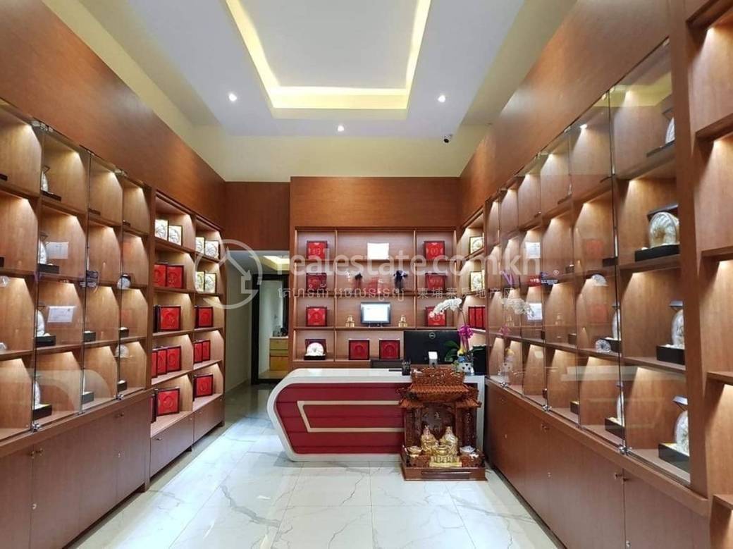 CommercialShophouse Na sprzedaż w Toul Kork $450,000