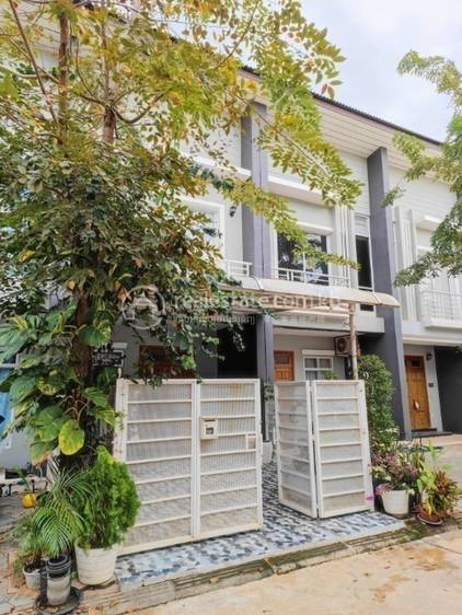 带1个停车位的House and lot出售