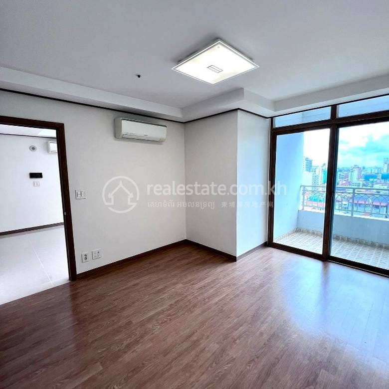 De Castle Royal Condominium | Apartment For Sale in Boeng Keng Kang $155,000