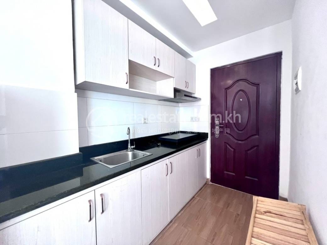 Condo Na prodej in Chamkarmon $55,000