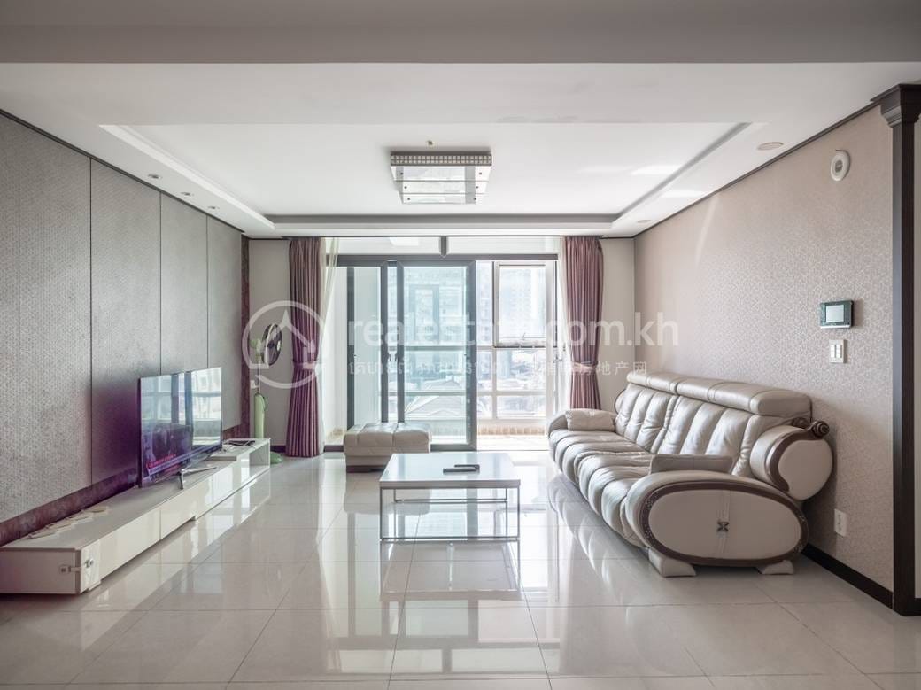 De Castle Royal Condominium | 已装修公寓For Sale & Rent