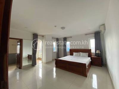 Boeung Prolit, 7 Makara, Phnom Penh