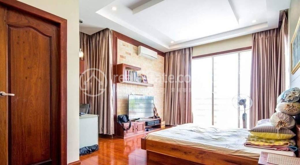 វីឡា សំរាប់ជួល នៅChbar Ampov តម្លៃ $5,000