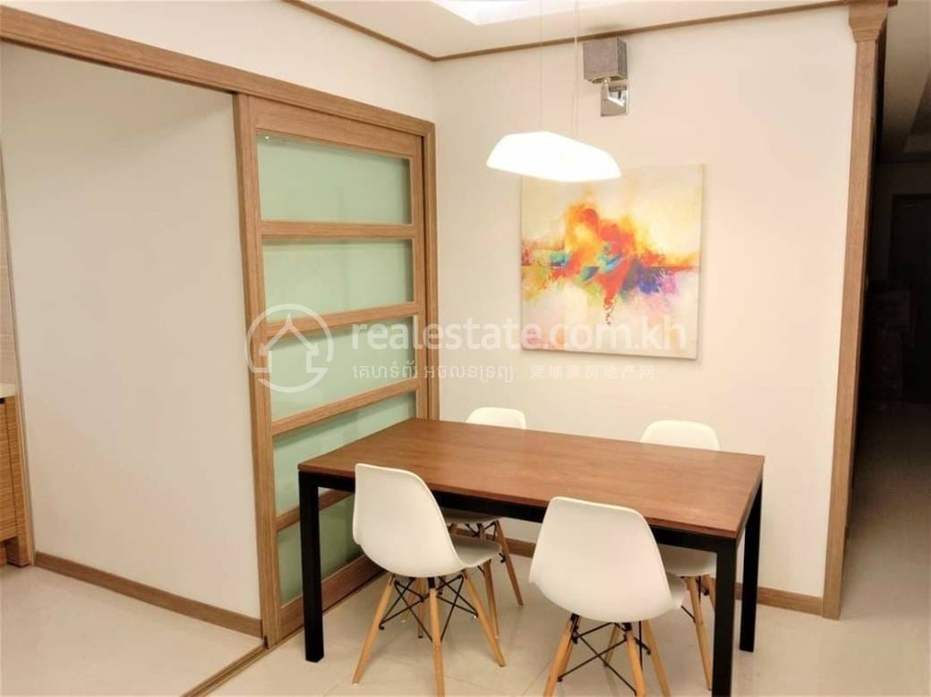 De Castle Royal Condominium | Boeng Keng Kang에 있는 콘도 매매 $135,000