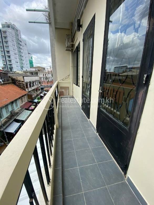 Flat For Sale in Daun Penh $120,000