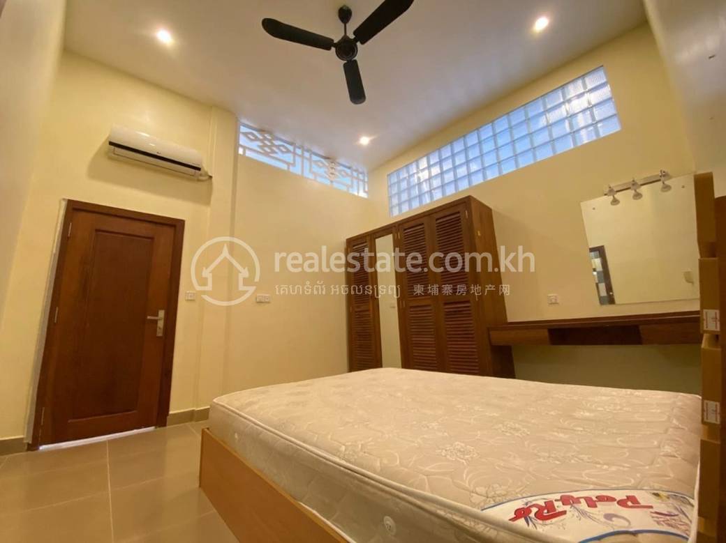 Phsar Chas Flat For Sale in Phsar Chas