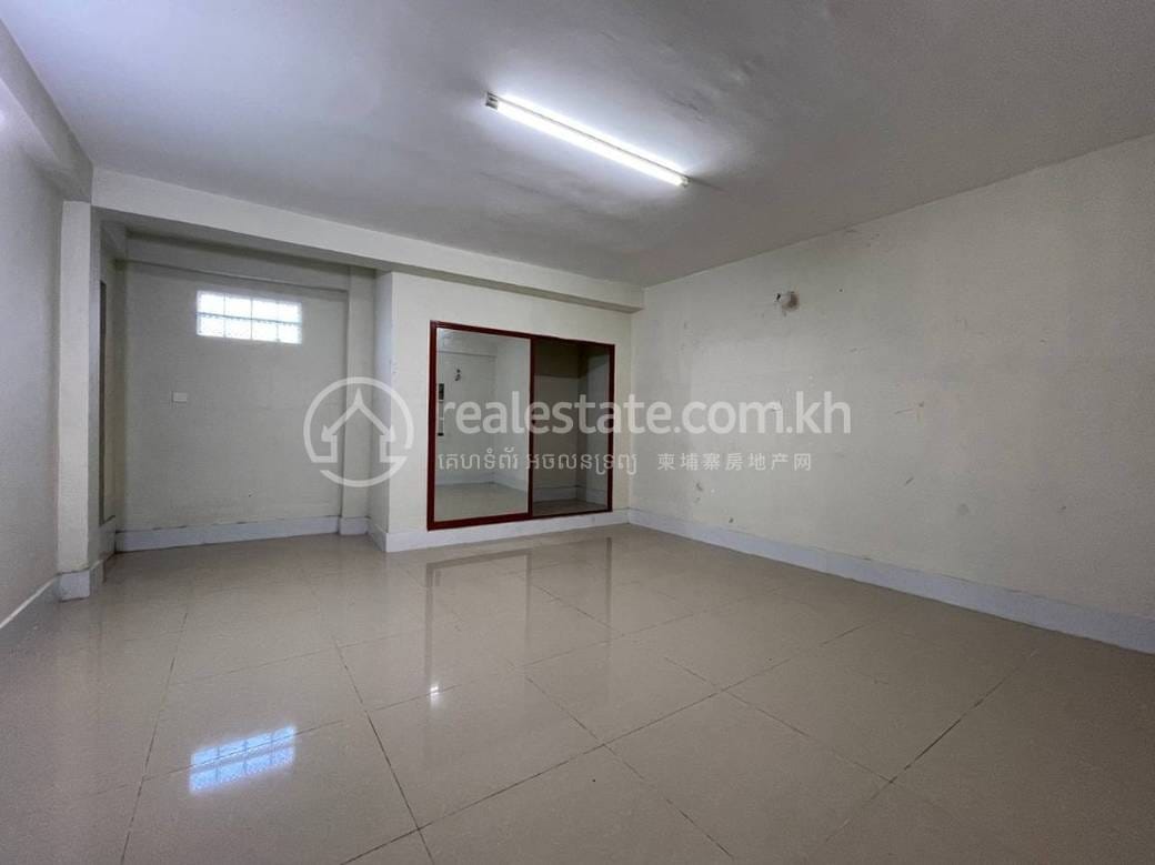 Warehouse For Rent in Sen Sok $3,500