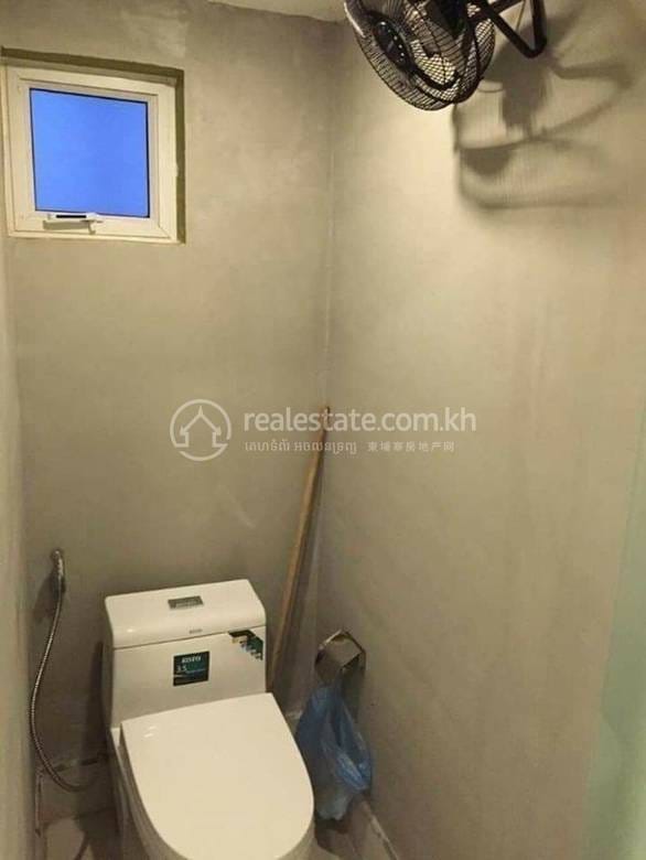 แฟลต สำหรับขาย ใน Daun Penh $68,000