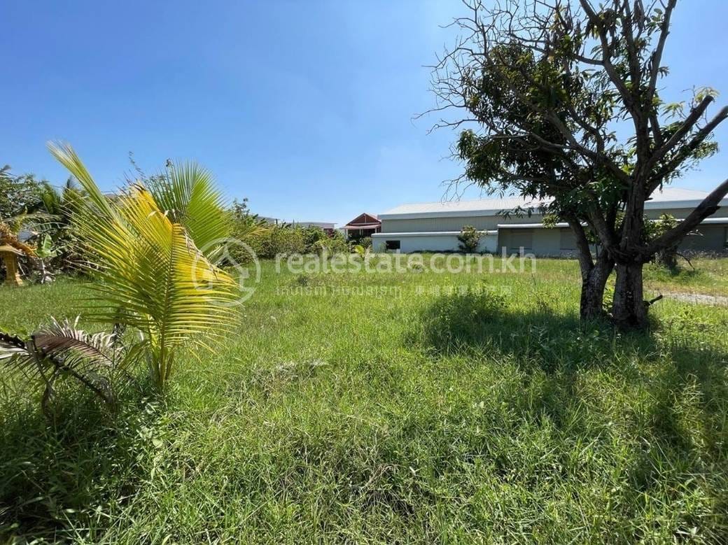 Lot សំរាប់លក់ ទំហំដី 4,500 ម៉ែត្រការ៉េ ក្នុងតម្លៃ $300