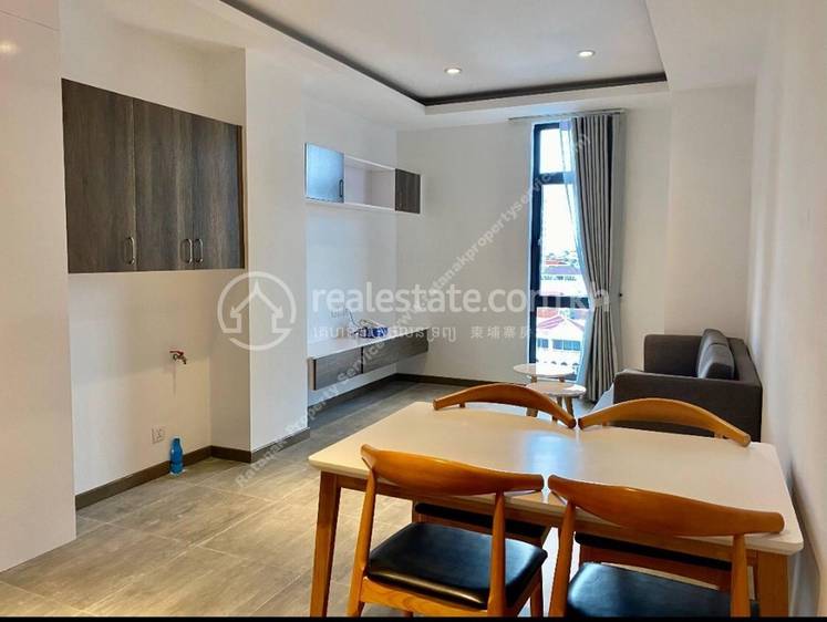 Apartment For Rent in Phsar Chas, Daun Penh, Phnom Penh