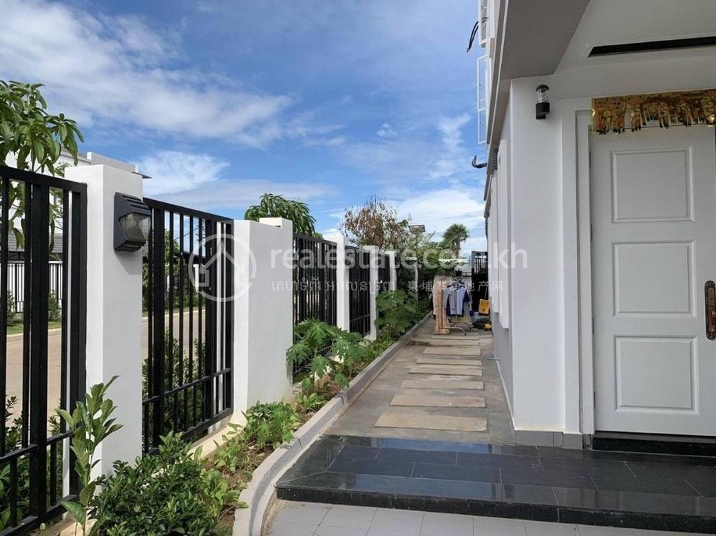 Chroy ChangvarHouse and lot出售，价格$215,000