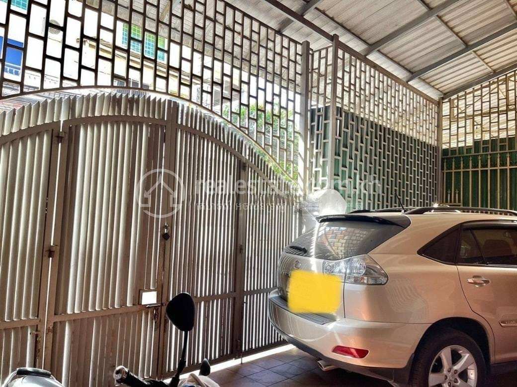 Meanchey113平方米使用面积House and lot出售