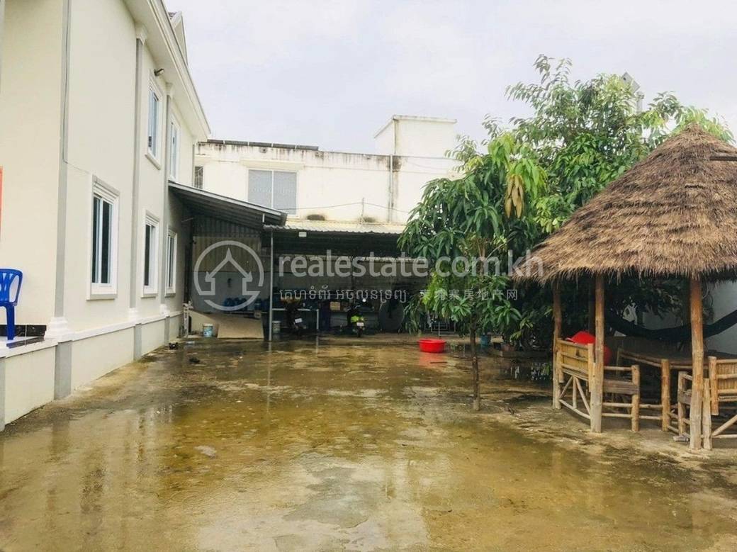 1,041 sqm Land Size House and lot Na prodej