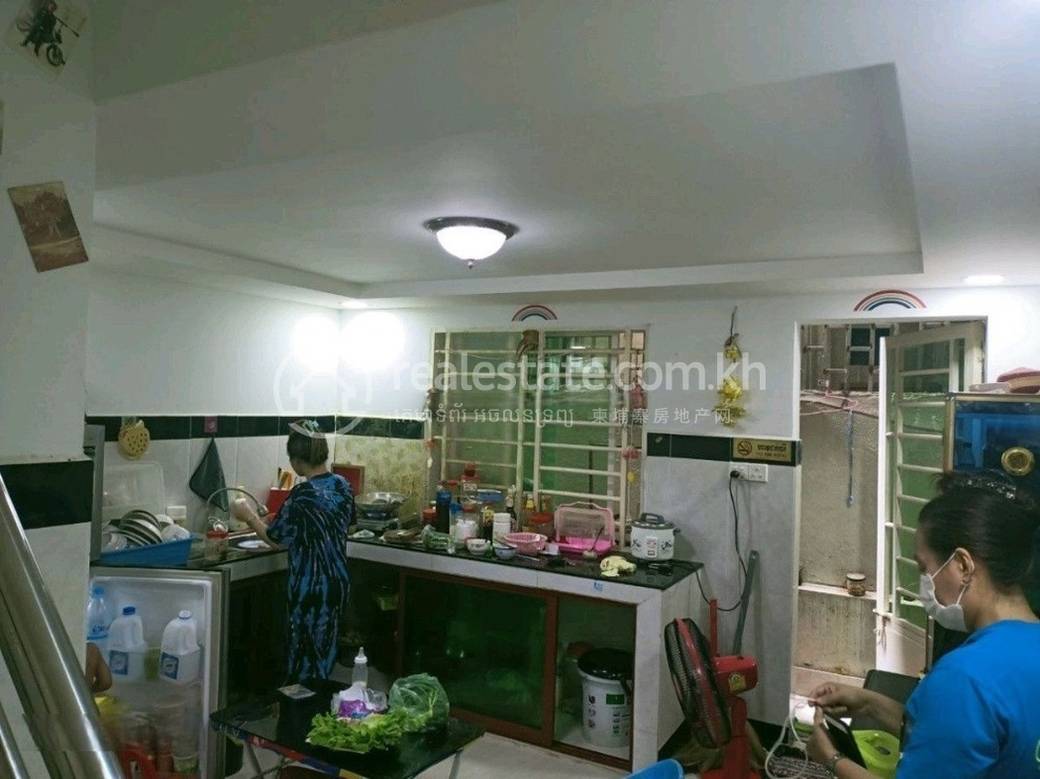 House and lot สำหรับขาย ใน กิโลเมตรเลขปรัมมวย, รoussey เกอ, พนมเปญ
