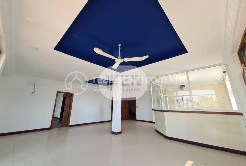 5,167平方米土地面积的办公物业For Sale & Rent，价格$3,000,000