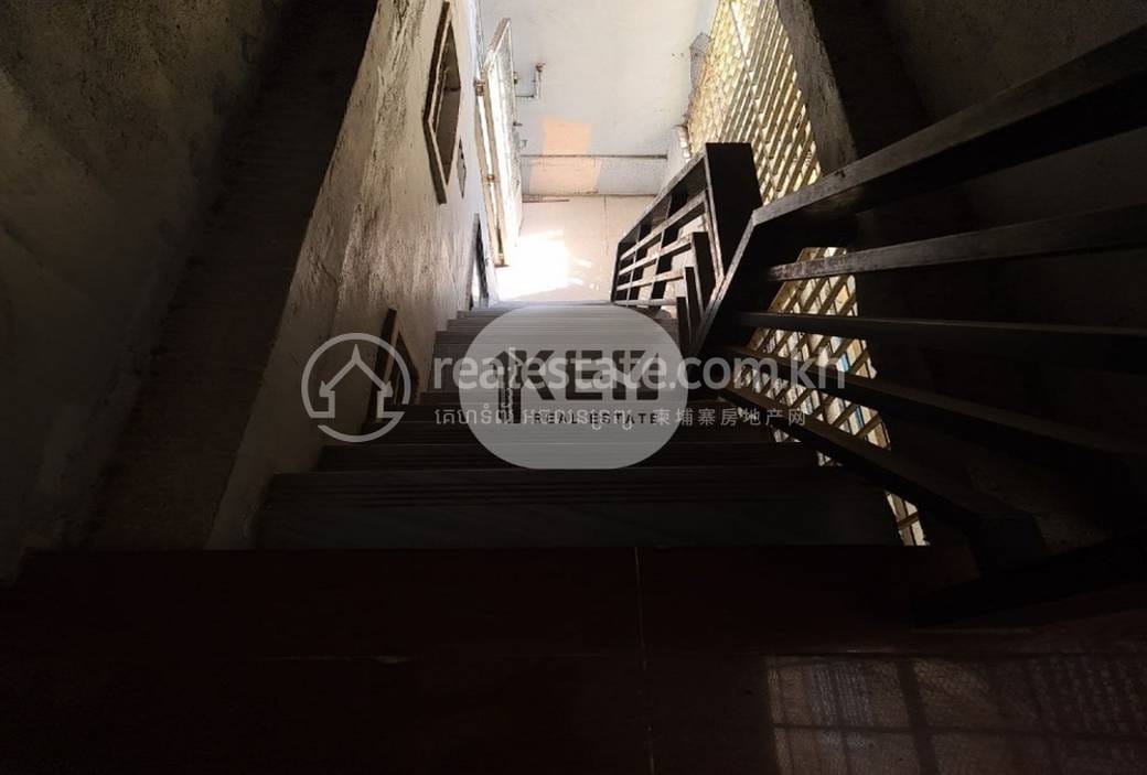 店屋出售，位于万景岗3分区（BKK3), 波哥堪, 金边