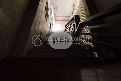 店屋出售，位于万景岗3分区（BKK3), 波哥堪, 金边