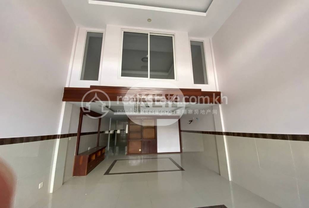 CommercialShophouse À vendre à Chroy Changvar $270,000